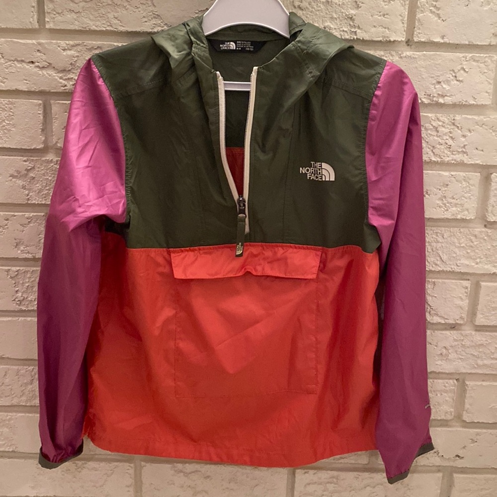 North Face size 10-12 Windwall windbreaker